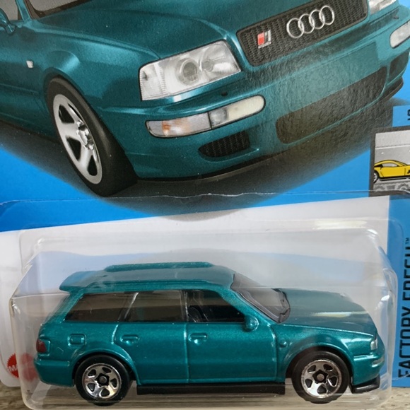 1994 Audi Avant RS2 RS 2 Station Wagon Hot Wheels Factory Fresh 2024 Hotwheels - Picture 3 of 5
